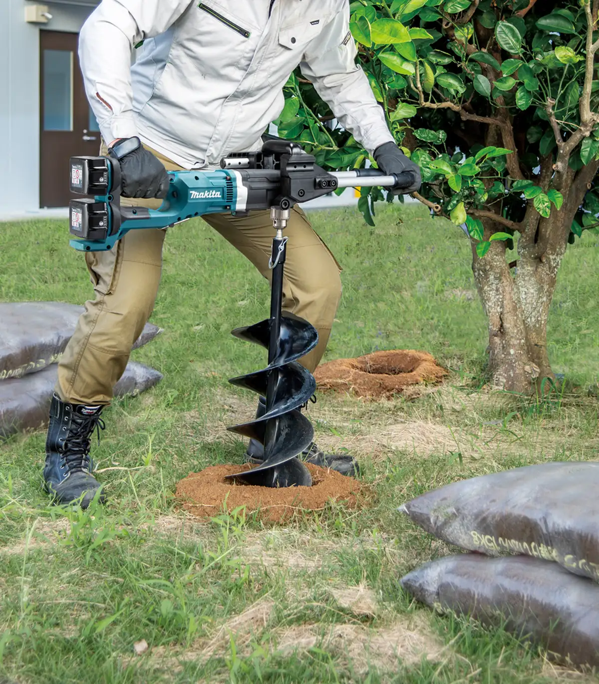 Makita - Akumulatorski bušač za zemlju DDG460ZX7