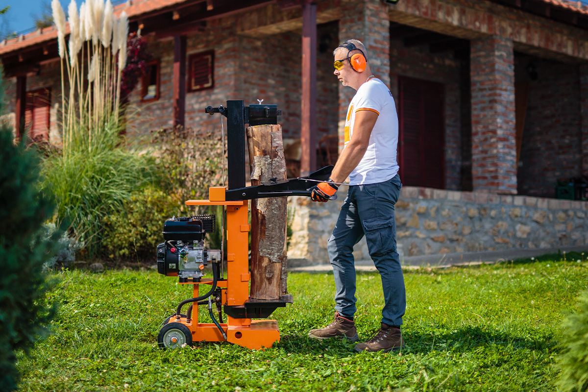 Motorni vertikalni cjepač drva Villager PLS 10T 2019
