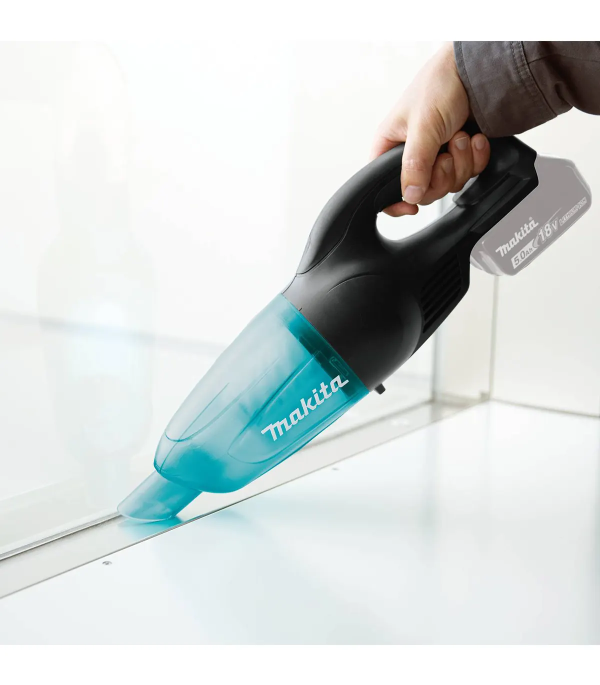 Makita - Akumulatorski usisavač DCL180ZB