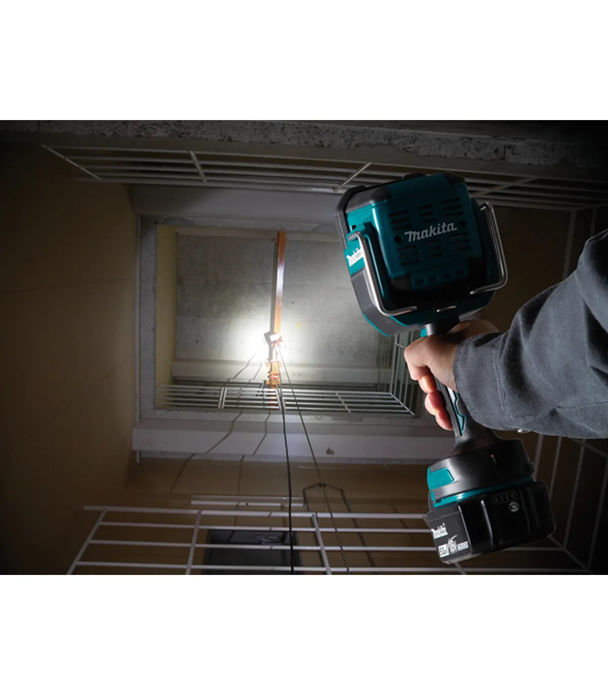 Makita - Akumulatorska svjetiljka lampa DEBDML812 14,4 / 18 V LXT